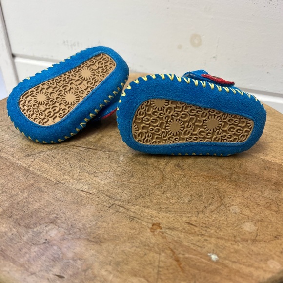 Perfect little Ugg moccasins for babies! Beautiful condition. Newborn size 0/1 - Picture 11 of 15